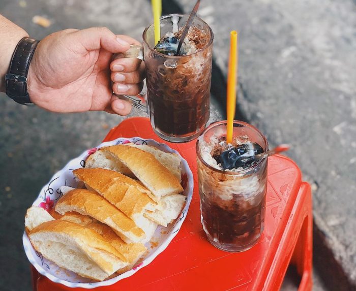 Cách làm Ca cao đá chấm bánh mì