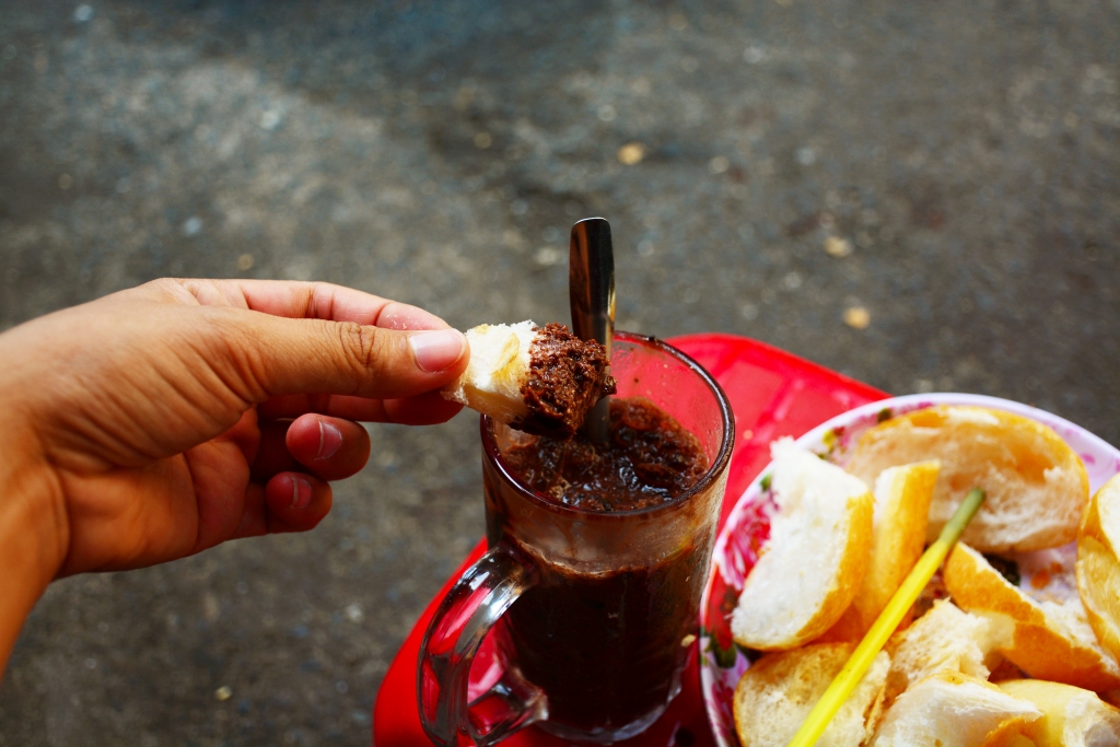 Cách làm Ca cao đá chấm bánh mì