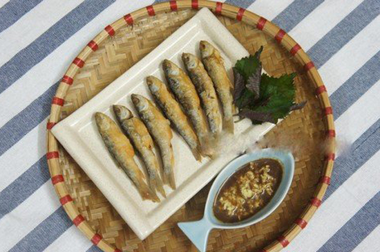 cá dói tẩm bột chiên giòn