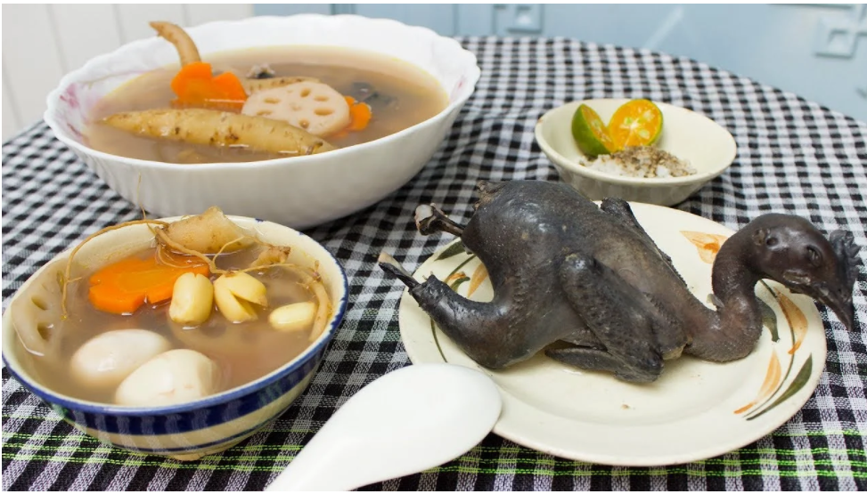 Nguyên liệu chế biến gà ác hầm hạt sen