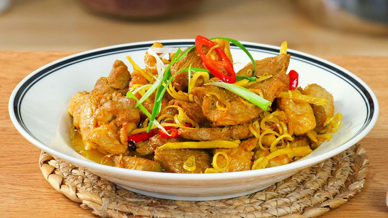 Thịt ngỗng xào sả ớt