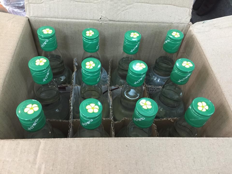 Cách uống rượu hoa Champa Lào