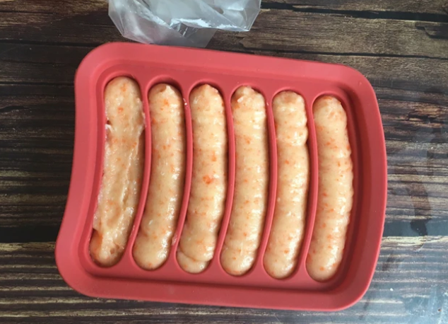 Hướng dẫn làm xúc xích cá tầm