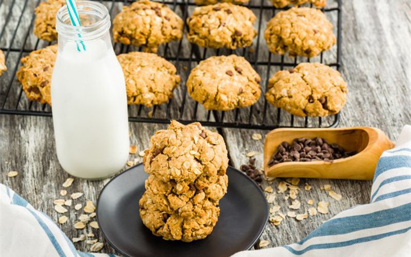 bánh cookies chocolate yến mạch