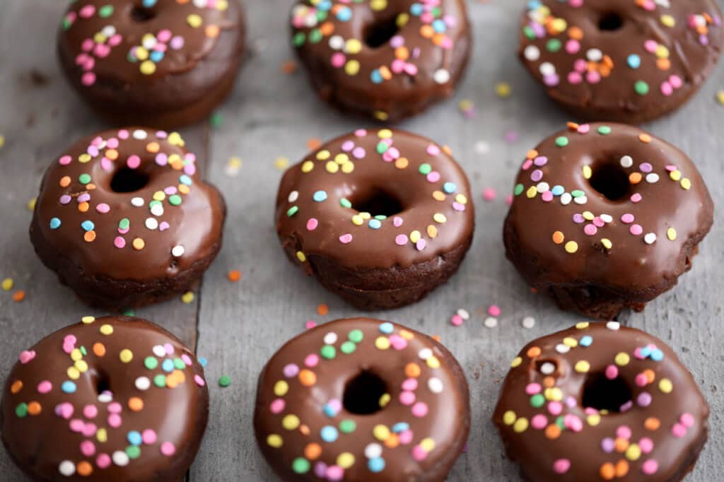 bánh donut cacao đã hoàn thành