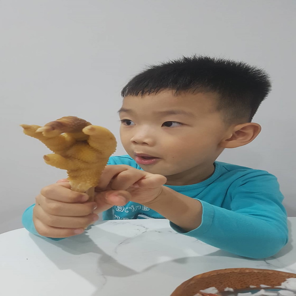 Bài thuốc chế biến từ chân gà đông tảo