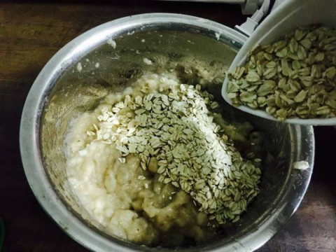 Các bước làm bánh chuối yến mạch cacao